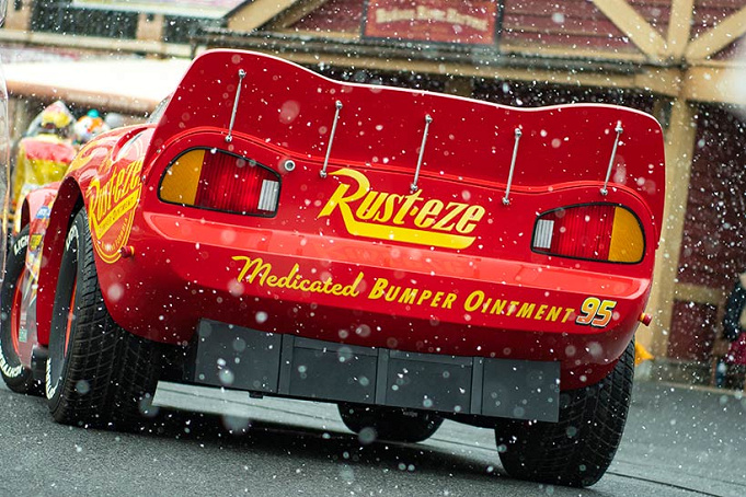 カーズ キャラクター図鑑 マックィーンなどモデルとなった車種まで徹底解説