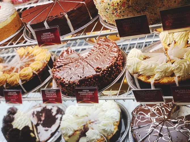 【チーズケーキファクトリー】35種類のチーズケーキ?!ハワイの店舗、メニュー、混雑状況まとめ！