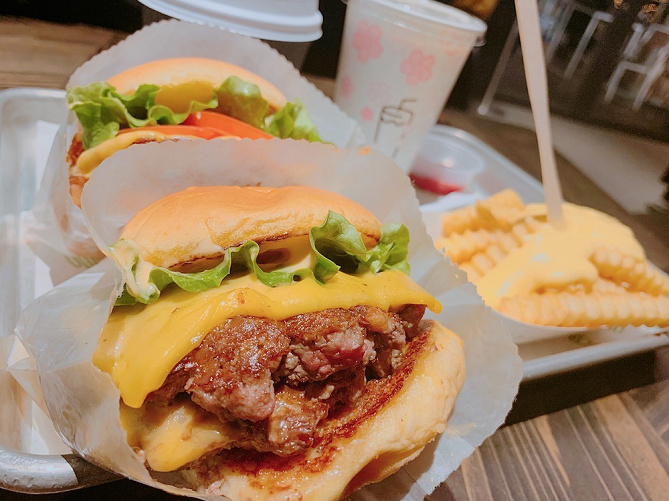 【新宿】シェイクシャックとは？サザンテラス店のメニュー＆値段！ニューヨーク発のハンバーガーショップ！