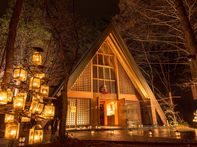 【2019】軽井沢高原教会のキャンドルナイト情報！星野エリアの教会でランタンの世界へ♪