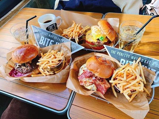 J.S.BURGERS CAFE（J.S. バーガーズカフェ）