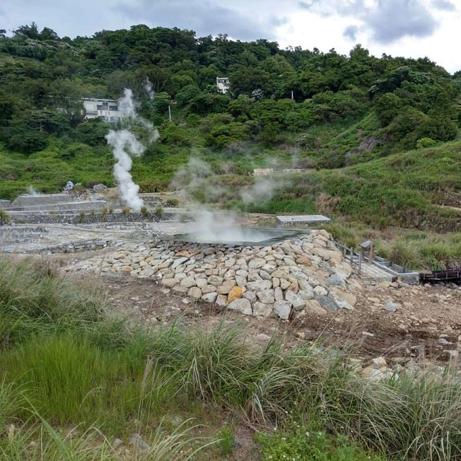 湧き出る温泉