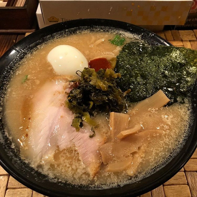 天神矢（てんじんや）のラーメン