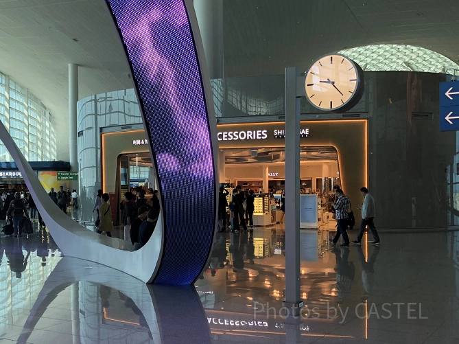 空港内の免税店の様子