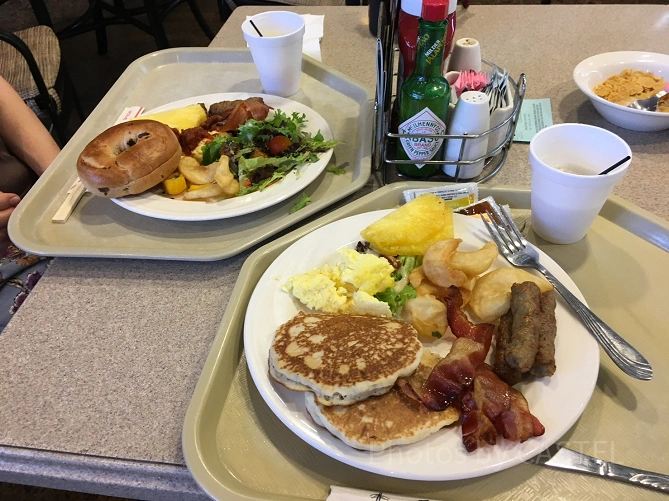 エンバシースイーツホテルの無料朝食ビュッフェ
