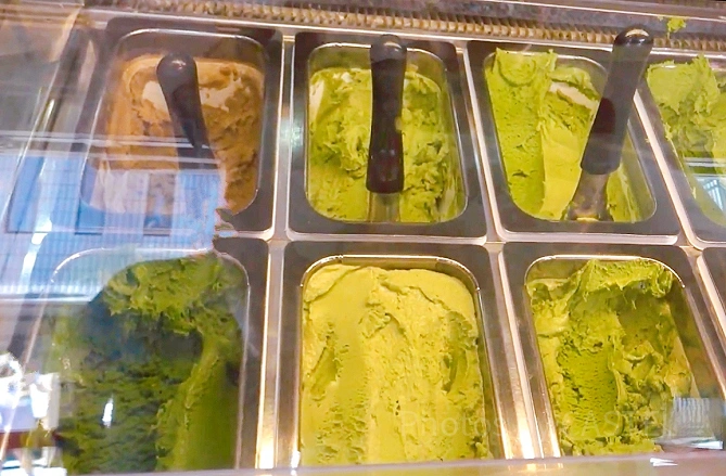 濃さが選べる抹茶ソフトクリーム