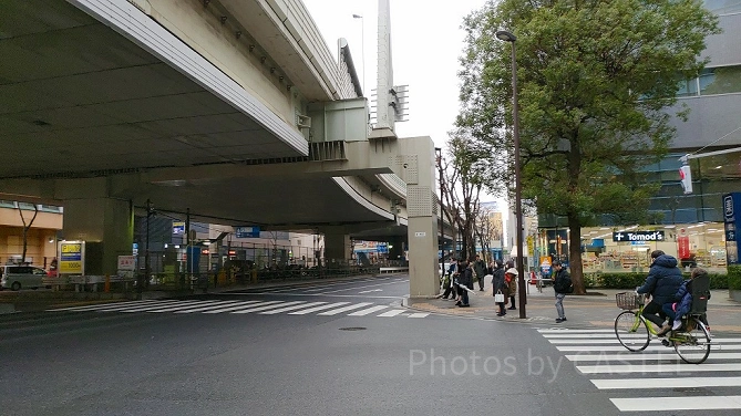 サンシャインシティ周辺の道路 上側には高速道路もあります