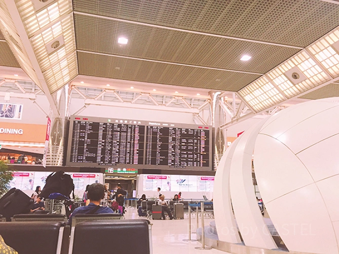 成田空港の出発ロビー