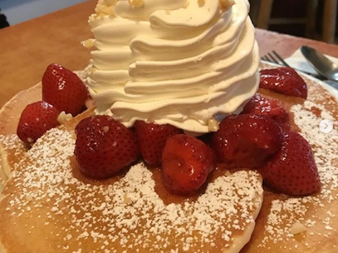 【ハワイ】絶対食べたいパンケーキ5選！ワイキキ・カラカウア通りから徒歩圏内の人気店まとめ