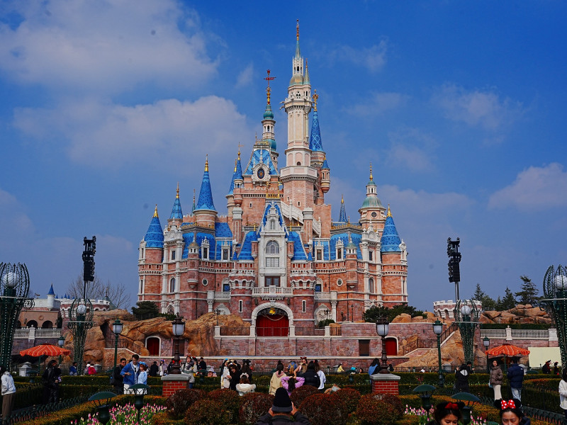 【2025】上海ディズニーランドの2週間天気予報！天候・気候やおすすめ服装も！台風・高温・黄砂・PM2.5に注意！