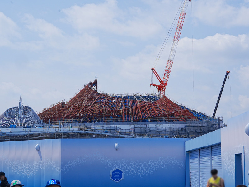 【TDL】スペースマウンテンは今どうなってる？リニューアル工事中の2025年4月＆10月の様子をレポート！