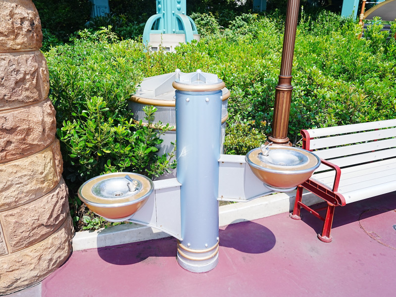 ディズニーランド&シーの水飲み場マップ！無料で水をゲットできるスポットの場所や利用方法を紹介