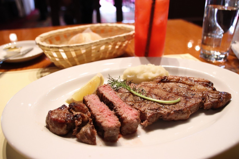 【USJ】食べログの評価が高いレストランTOP10！キャラクターコラボカフェや本格エイジングビーフなどおすすめレストランを紹介