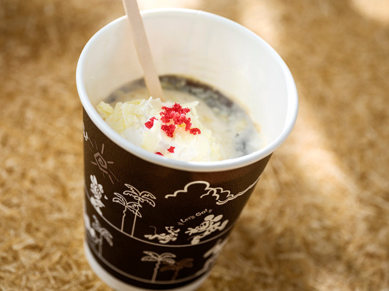 ウィンナコーヒー（マカダミアナッツシロップ＆チョコ）