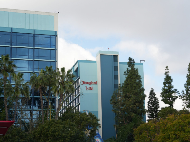 アナハイムディズニーランドホテル：全客室＆見どころ宿泊記！予約術や最新ヴィラ、キャラダイを網羅
