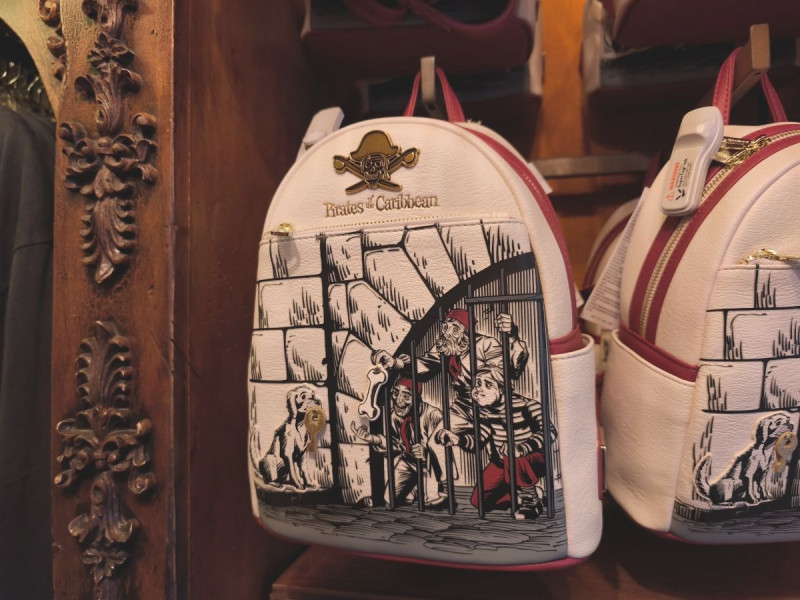 アナハイムディズニーラウンジフライ（Loungefly）：カリブの海賊