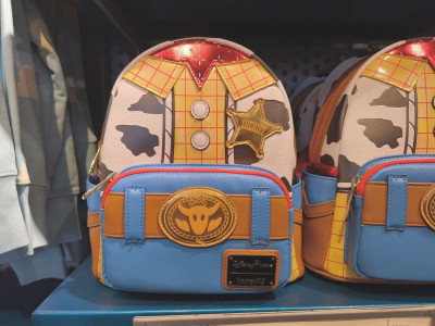 アナハイムディズニーラウンジフライ（Loungefly）：ウッディ