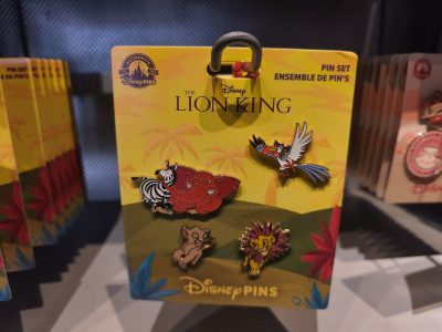 アナハイムディズニーのピンバッジ：ライオンキングモチーフ4個セット
