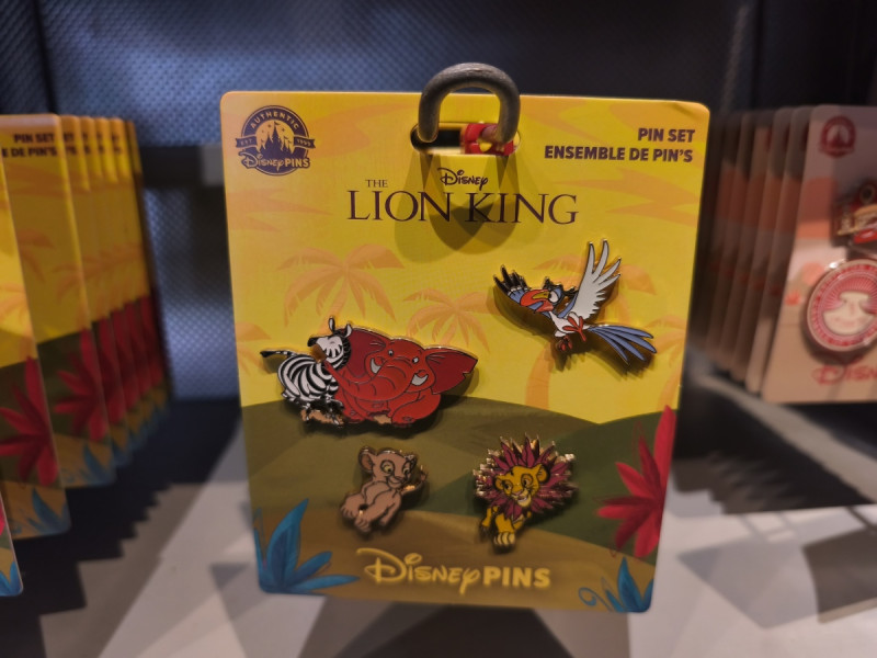 アナハイムディズニーのピンバッジ：ライオンキングモチーフ4個セット