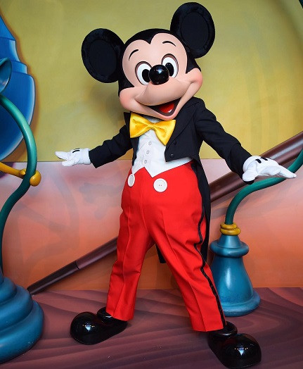燕尾服のミッキー キャステル Castel ディズニー情報