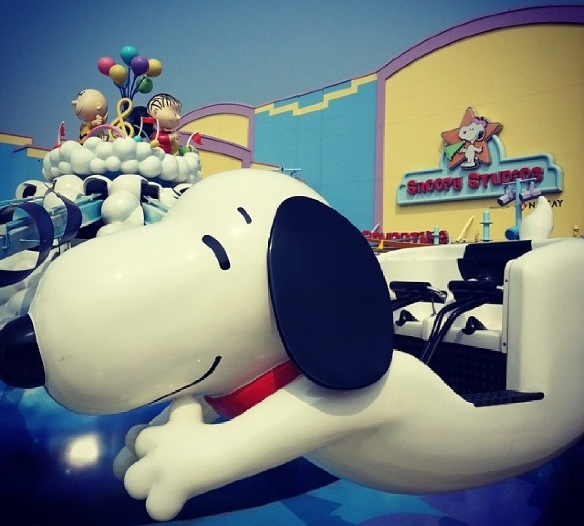 フライング スヌーピー キャステル Castel ディズニー情報