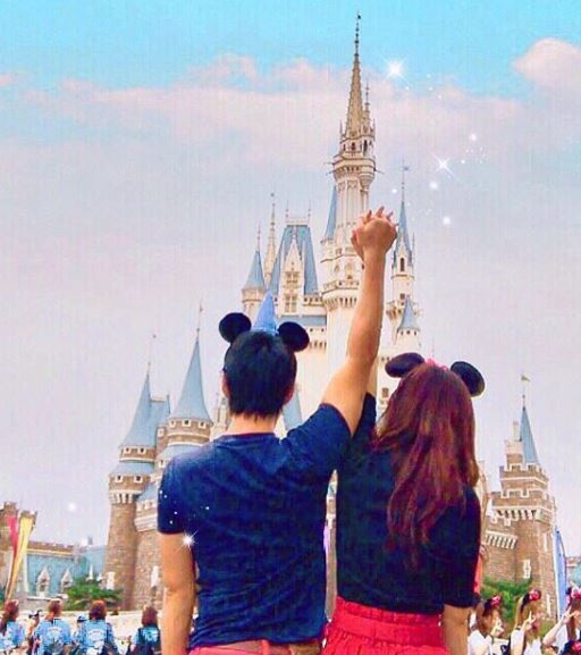 黒 赤コーデ キャステル Castel ディズニー情報