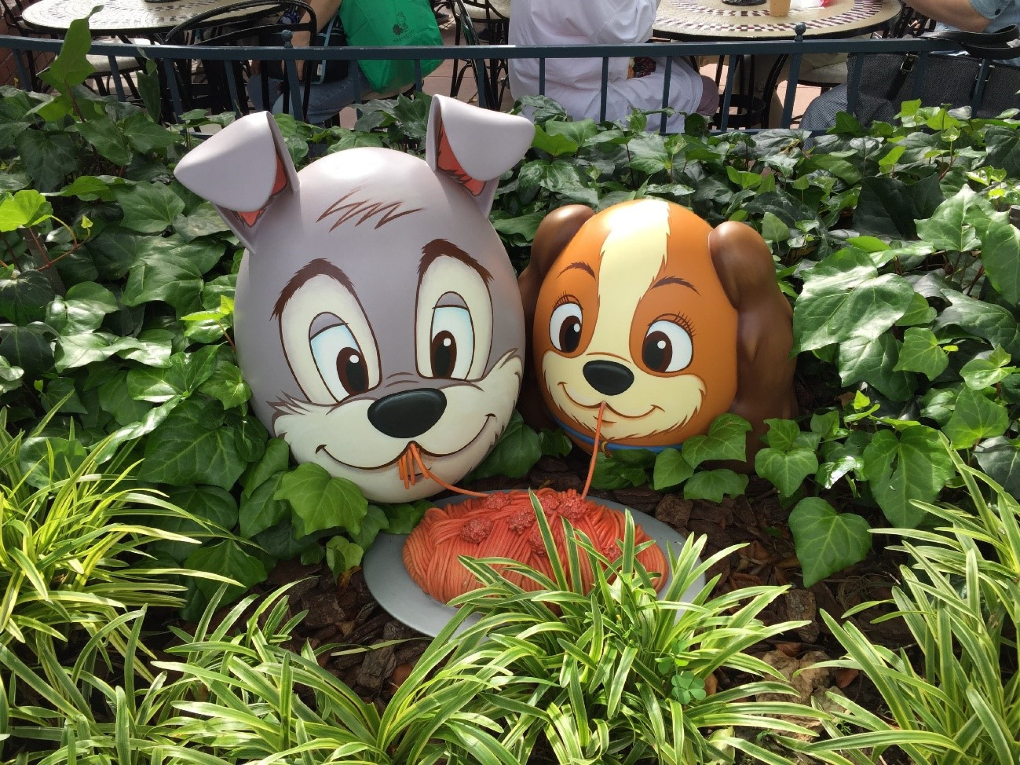 トランプ レディのイースターエッグ 15 キャステル Castel ディズニー情報