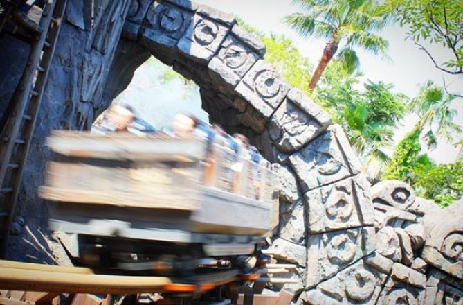 無料ディズニー画像 上ディズニー シー 一 回転