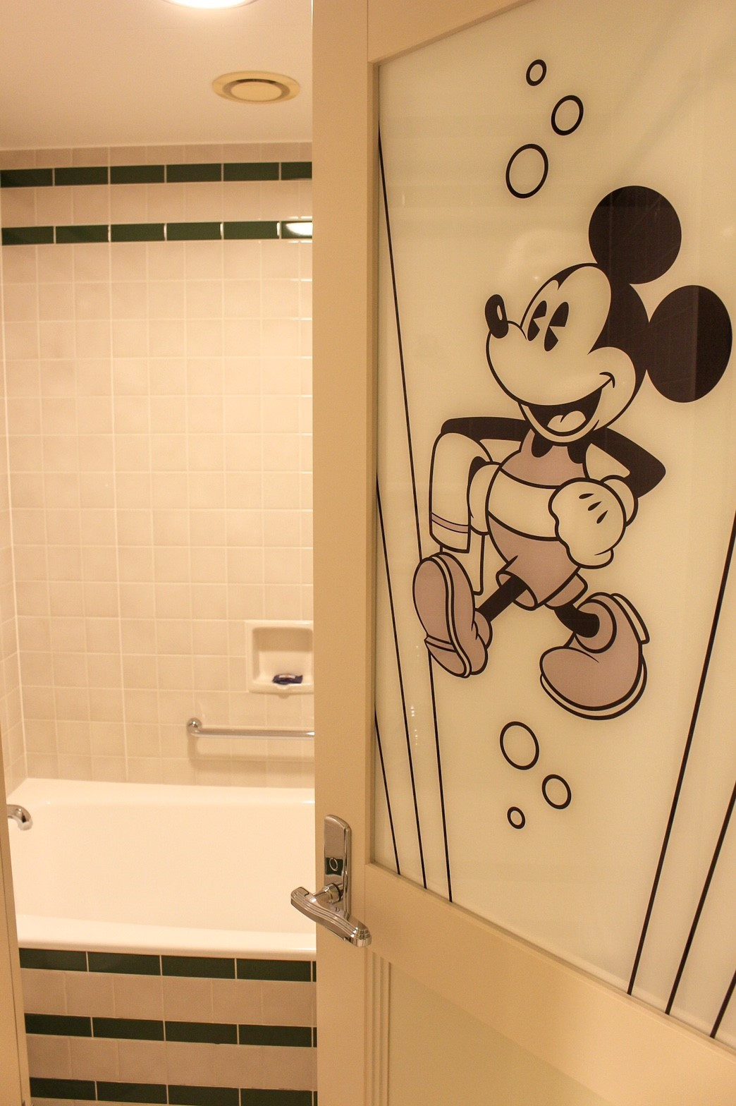 ミッキーマウスルーム アンバサダーホテル のお風呂場 キャステル Castel ディズニー情報