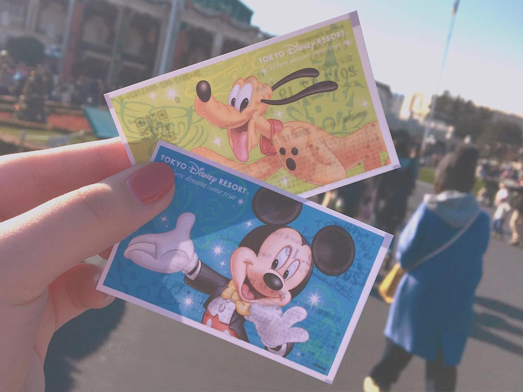 パークチケットにはおなじみのキャラクターが キャステル Castel ディズニー情報