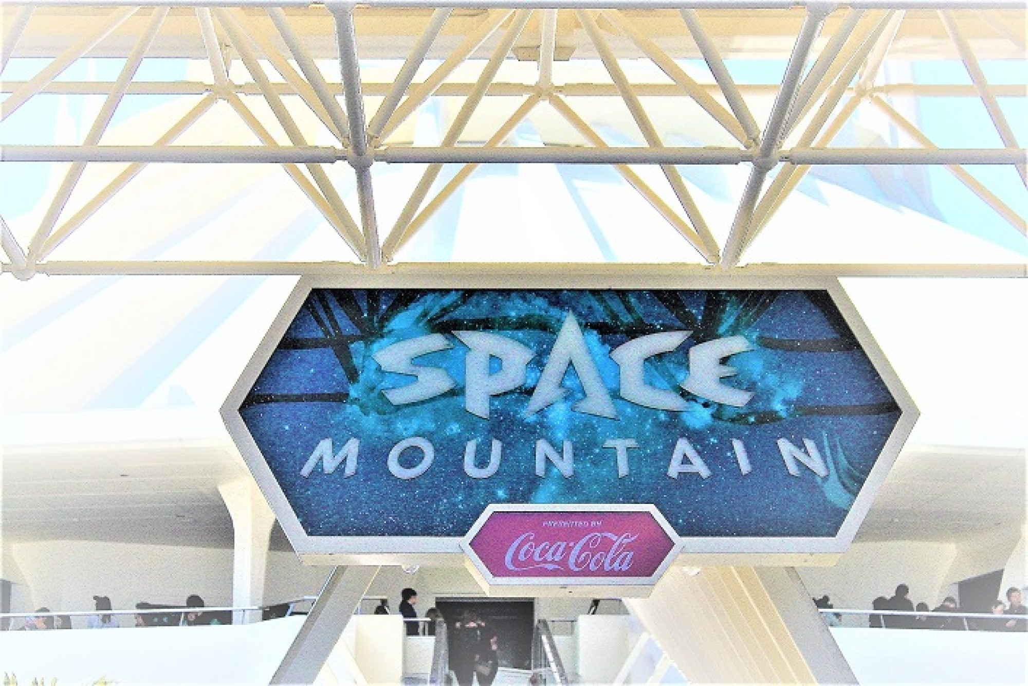 スペース マウンテンはどんなアトラクション キャステル Castel ディズニー情報