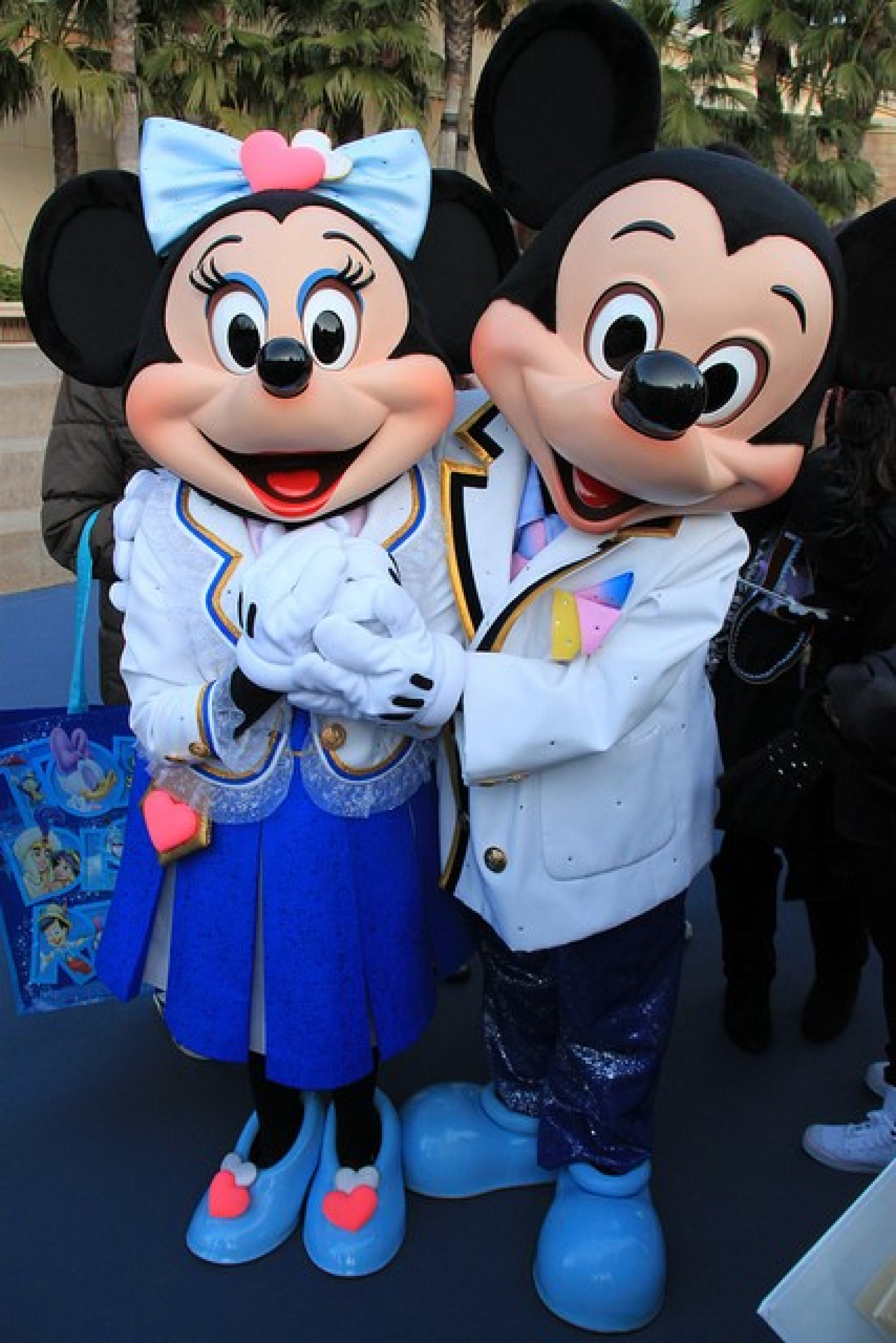 整列グリのミッキーとミニー キャステル Castel ディズニー情報