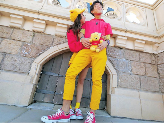 心に強く訴えるディズニー カップル お揃いコーデ すべてのイラスト画像