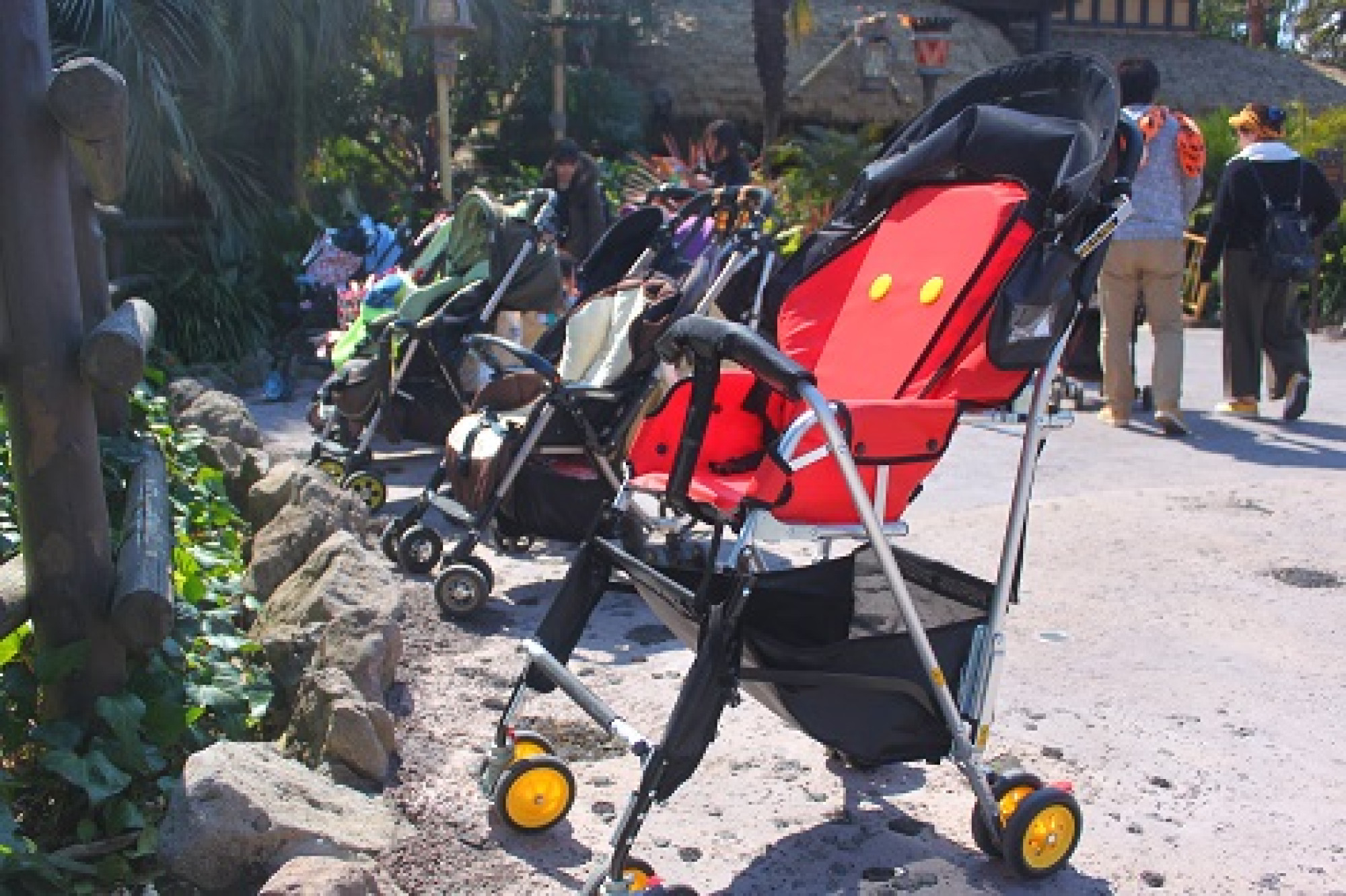 ディズニーランドのレンタルベビーカー キャステル Castel ディズニー情報