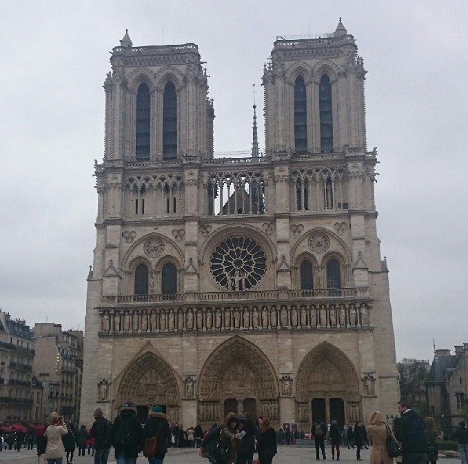 ノートルダムの鐘のあらすじ 心温まる物語のストーリー 感想まとめ