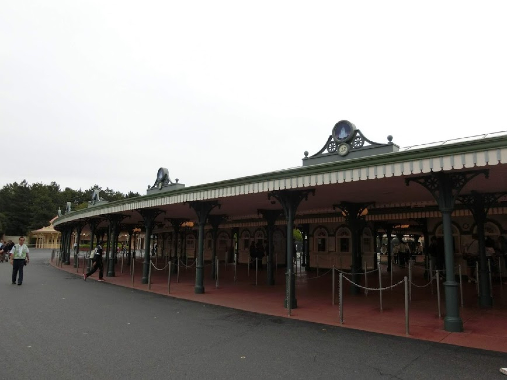 ディズニーランドのチケット売り場 キャステル Castel ディズニー情報