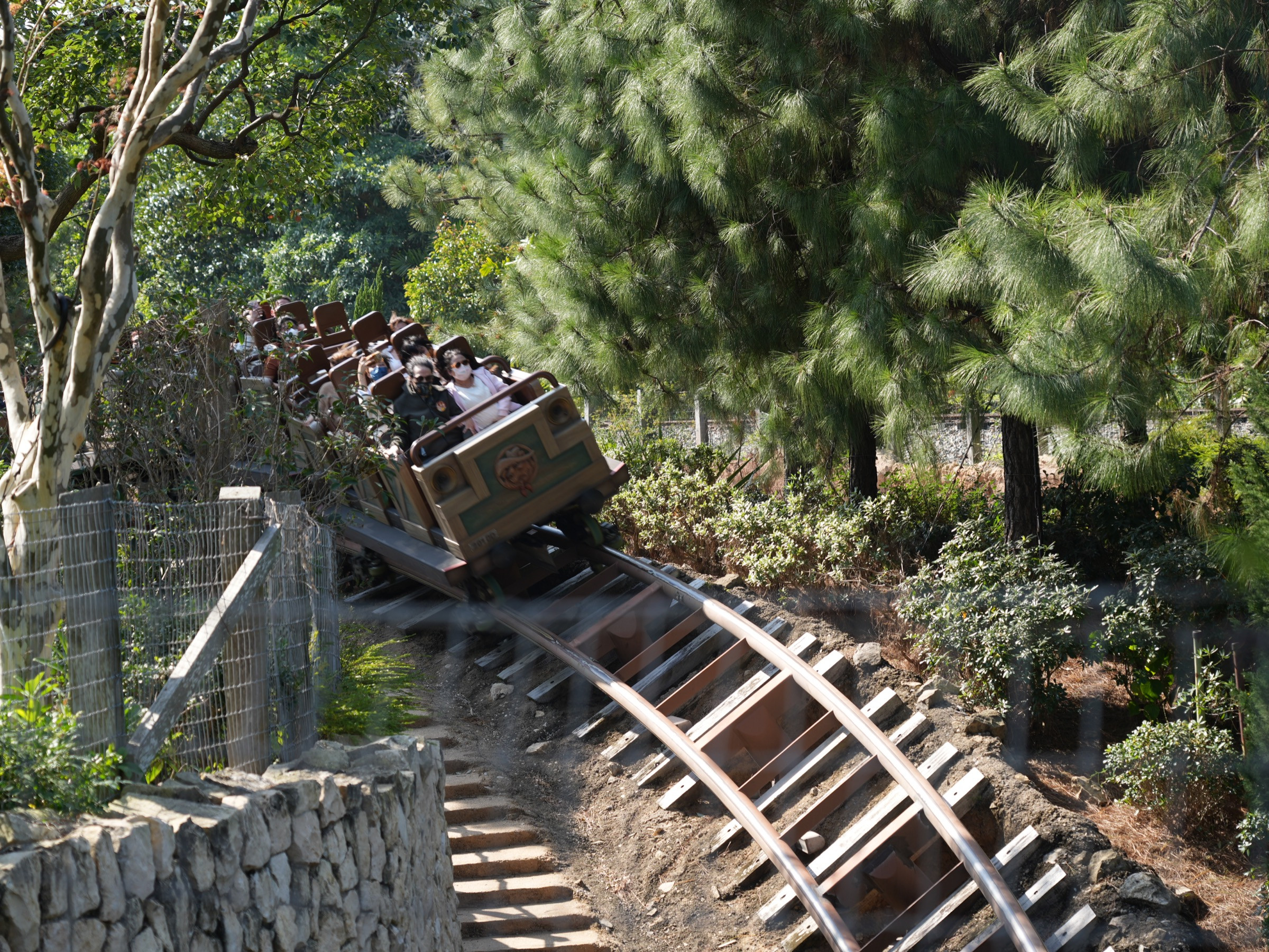 19 香港ディズニーランドのおすすめ人気アトラクション12選 子連れや絶叫系別にご紹介