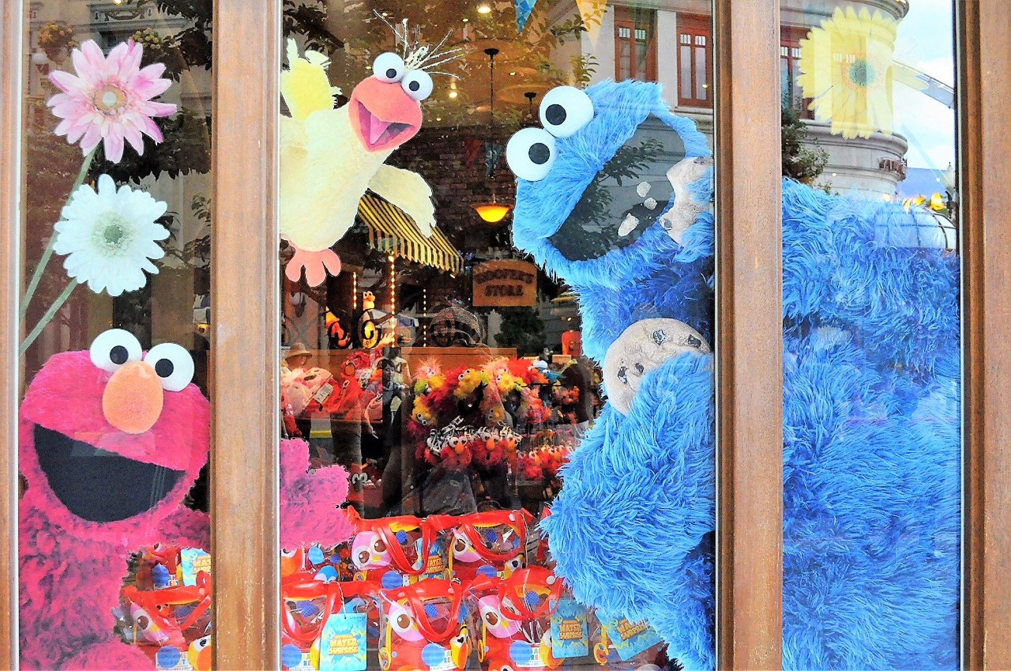 セサミストリートグッズのお店 キャステル Castel ディズニー情報