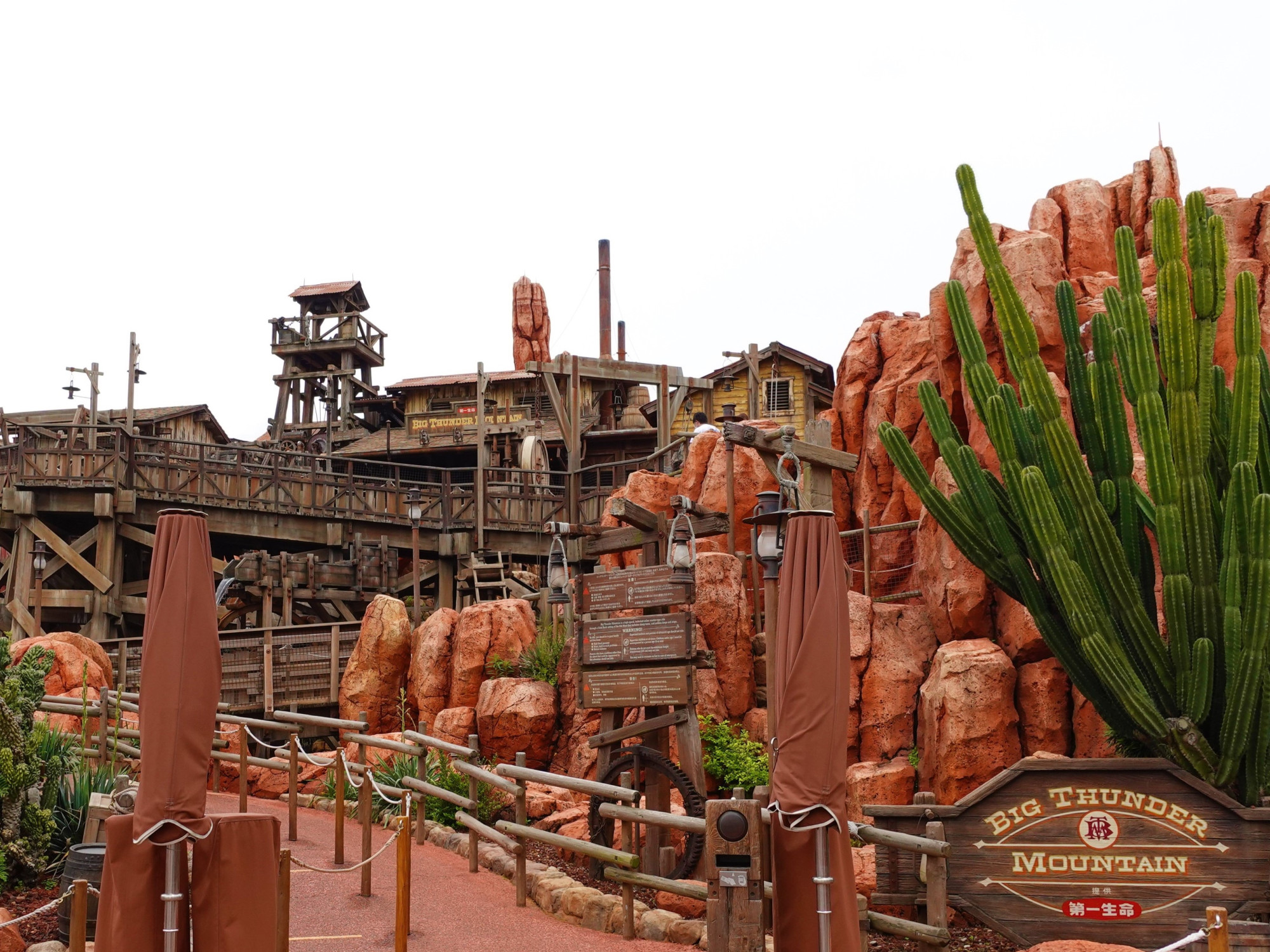 ビッグサンダー・マウンテン キャステル CASTEL ディズニー情報