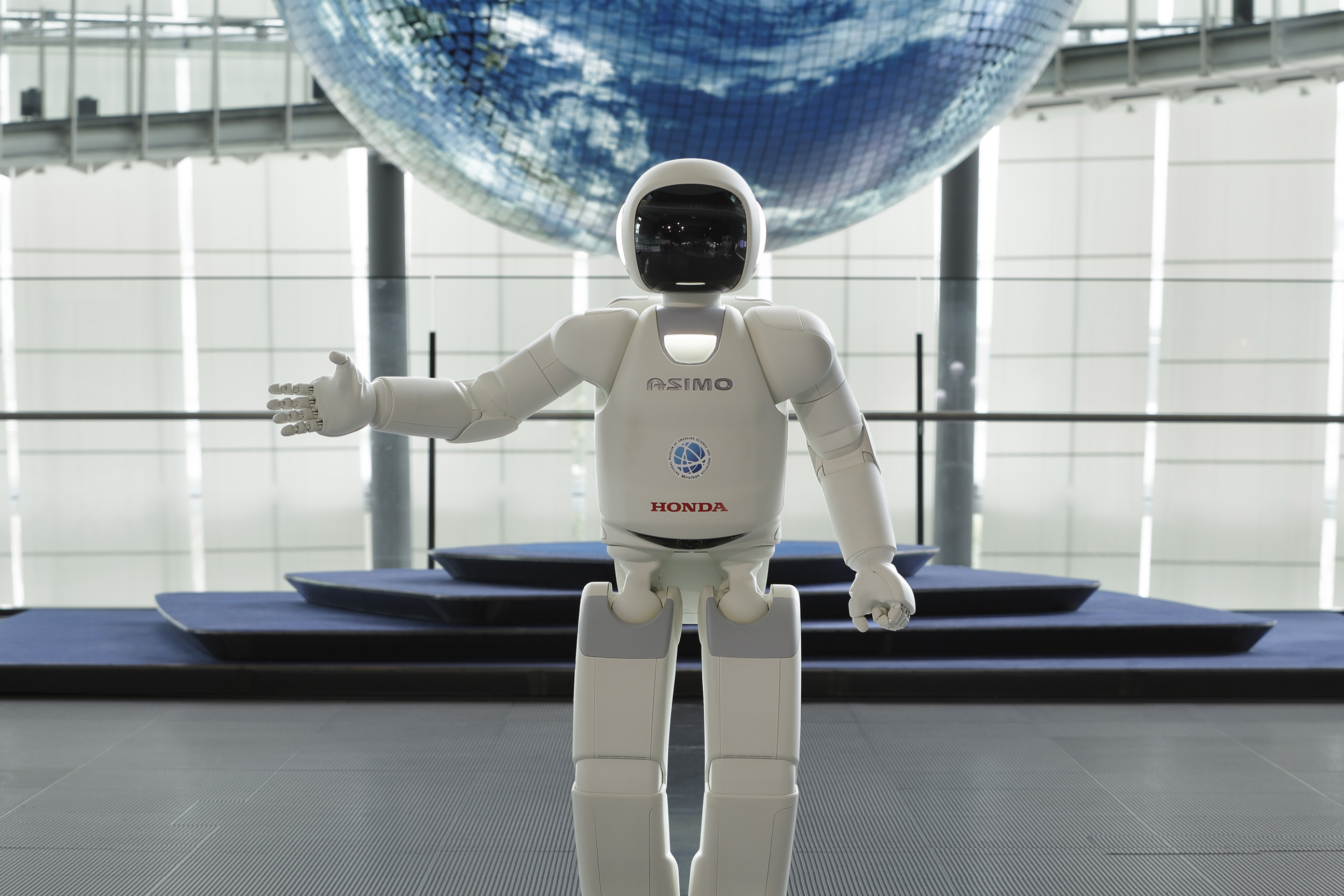 日本科学未来館の Asimo キャステル Castel ディズニー情報