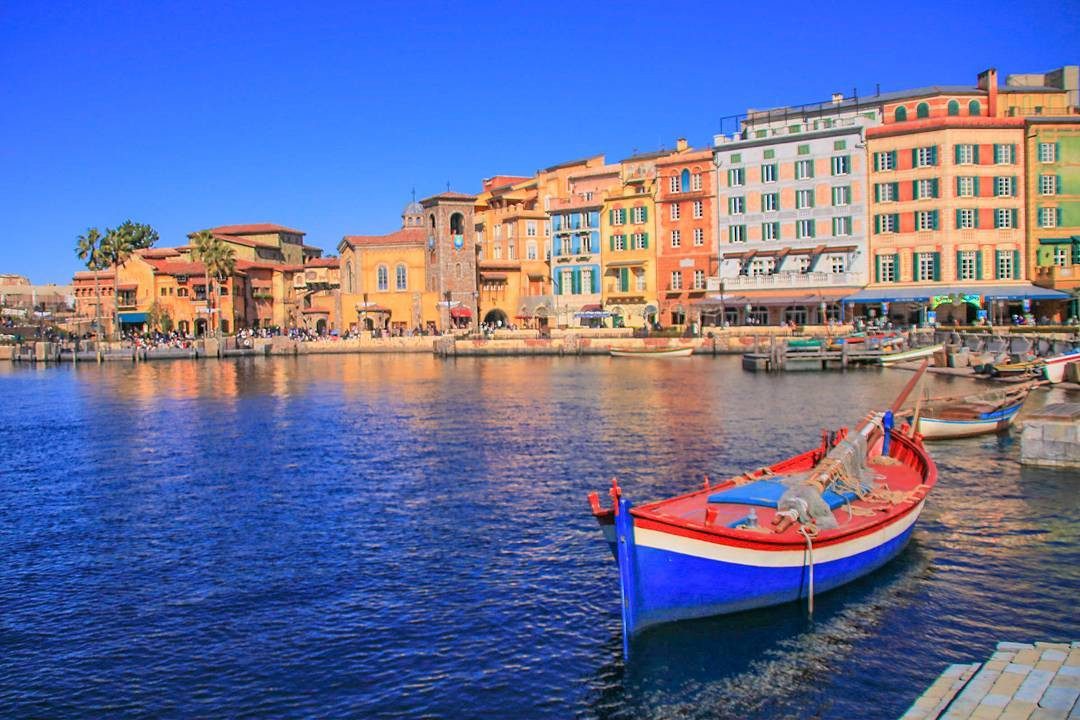 イタリアの小さな港町がモデルに キャステル Castel ディズニー情報