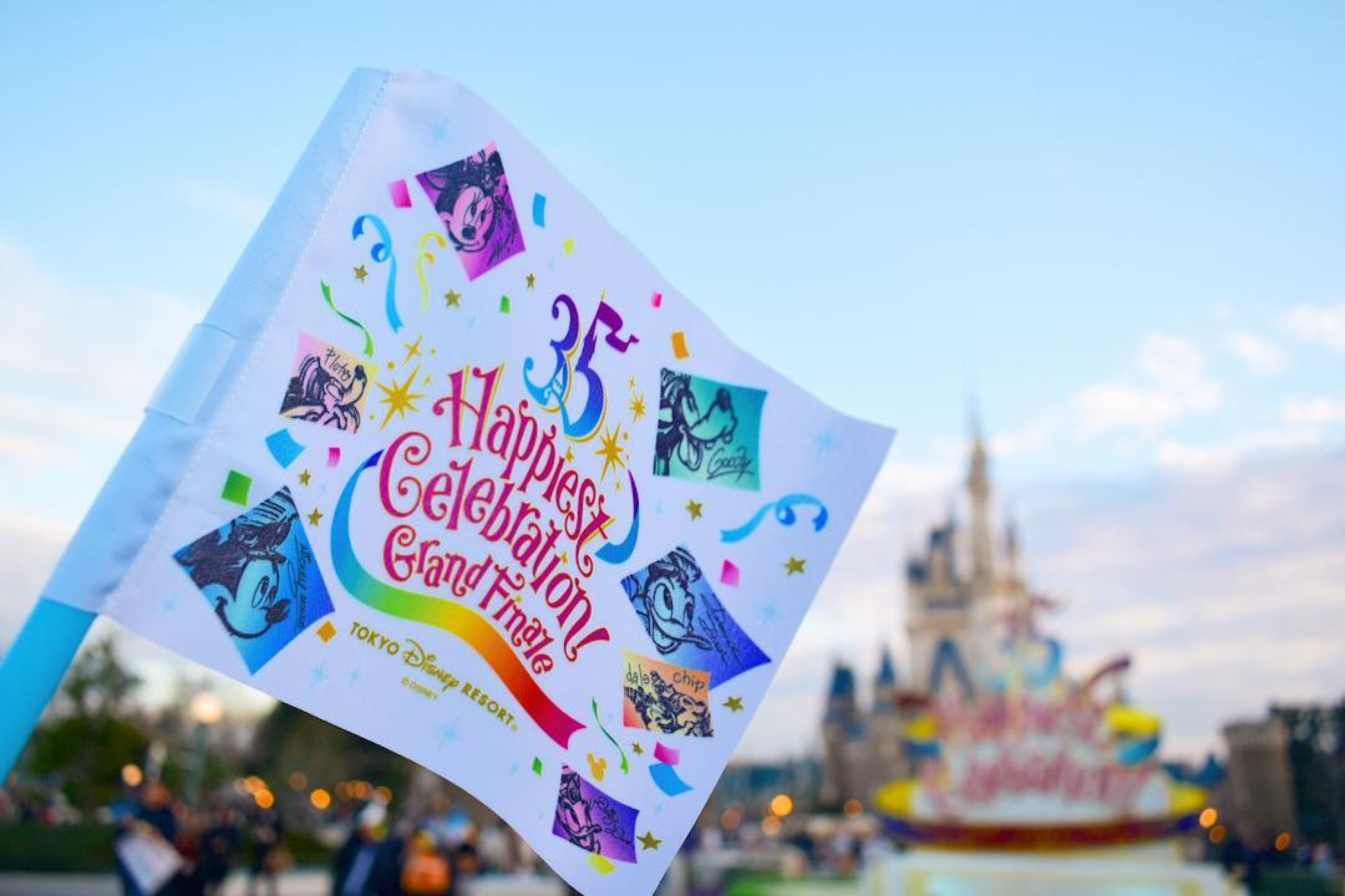 ディズニーフラッグのインスタ映えな写真の撮り方 キャステル Castel ディズニー情報 ディズニーフラッグのインスタ映えな写真の撮り方 キャステル Castel ディズニー情報