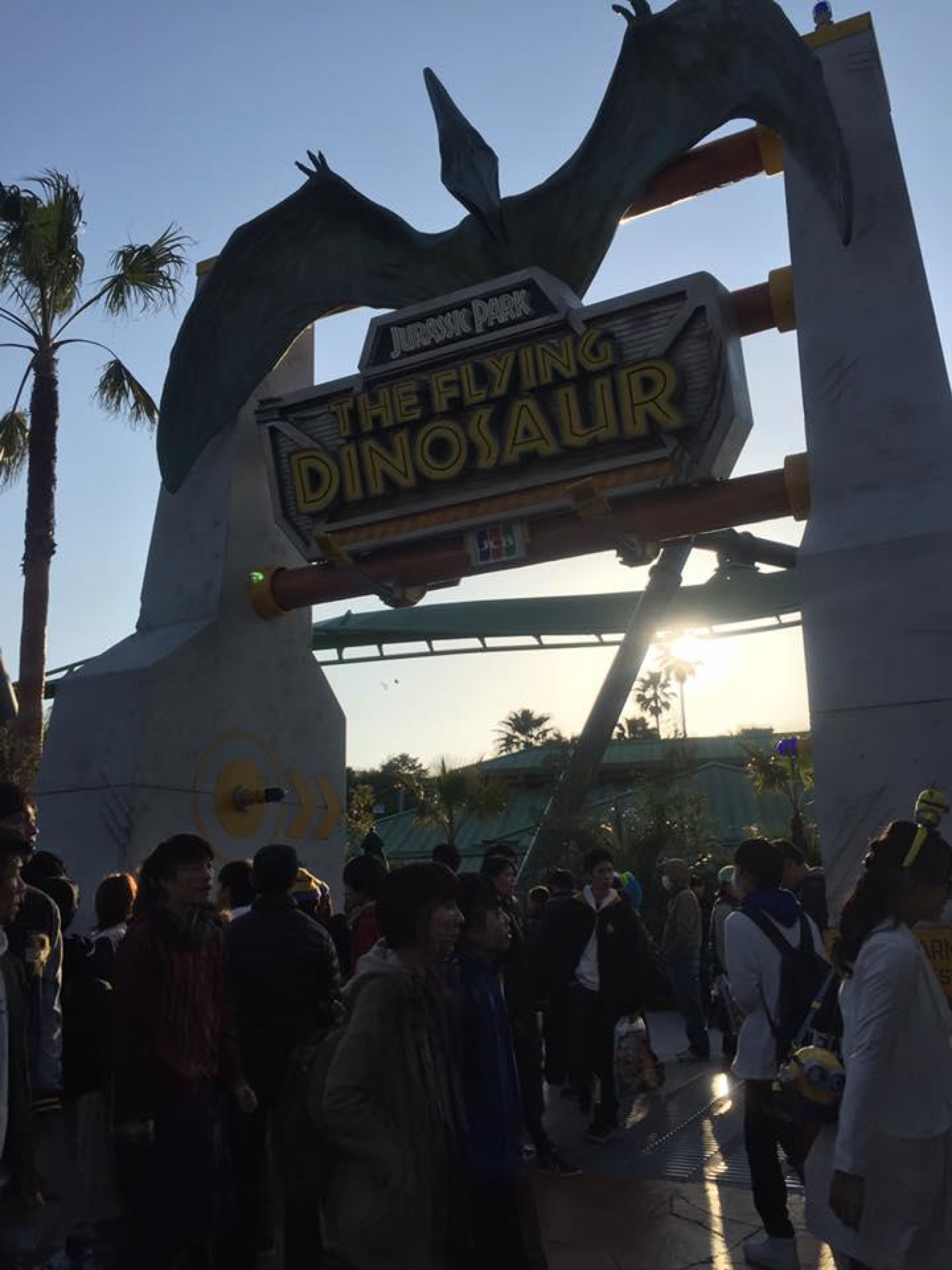 ザ・フライング・ダイナソー キャステル CASTEL ディズニー情報