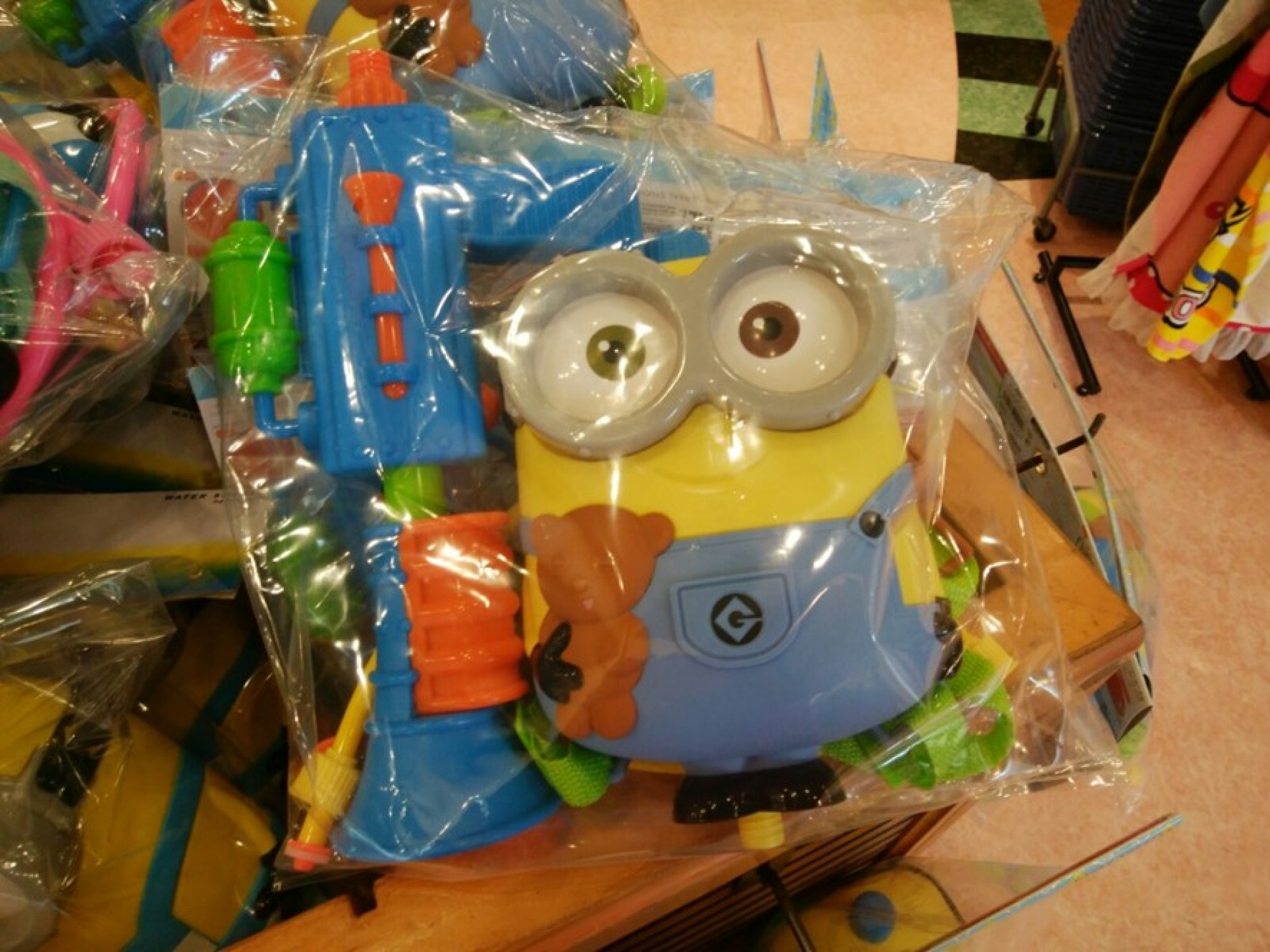 ミニオンティムウォーターシューター キャステル Castel ディズニー情報