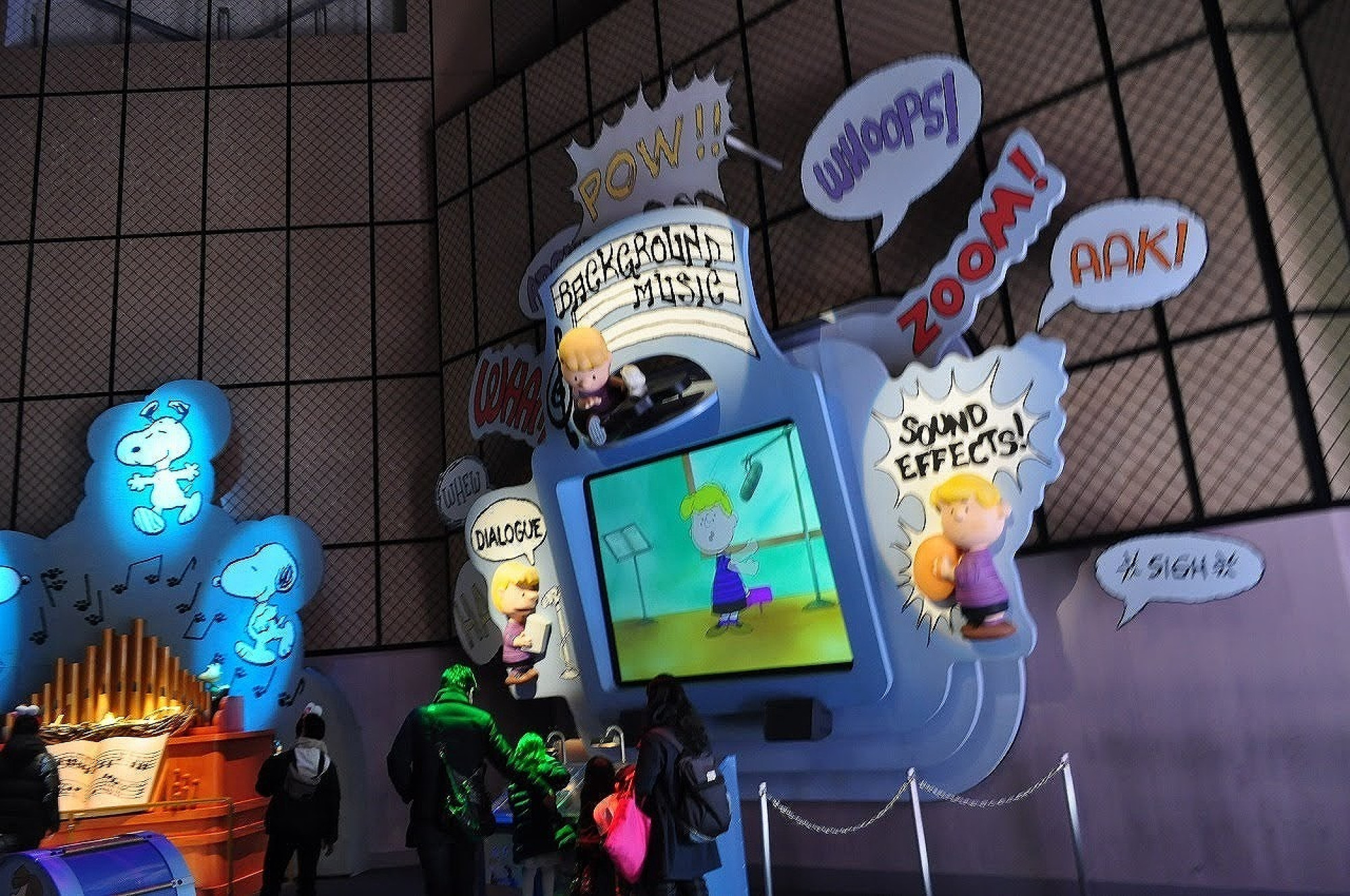 スヌーピースタジオ内のスヌーピーキャラクターのプレイコーナー キャステル Castel ディズニー情報