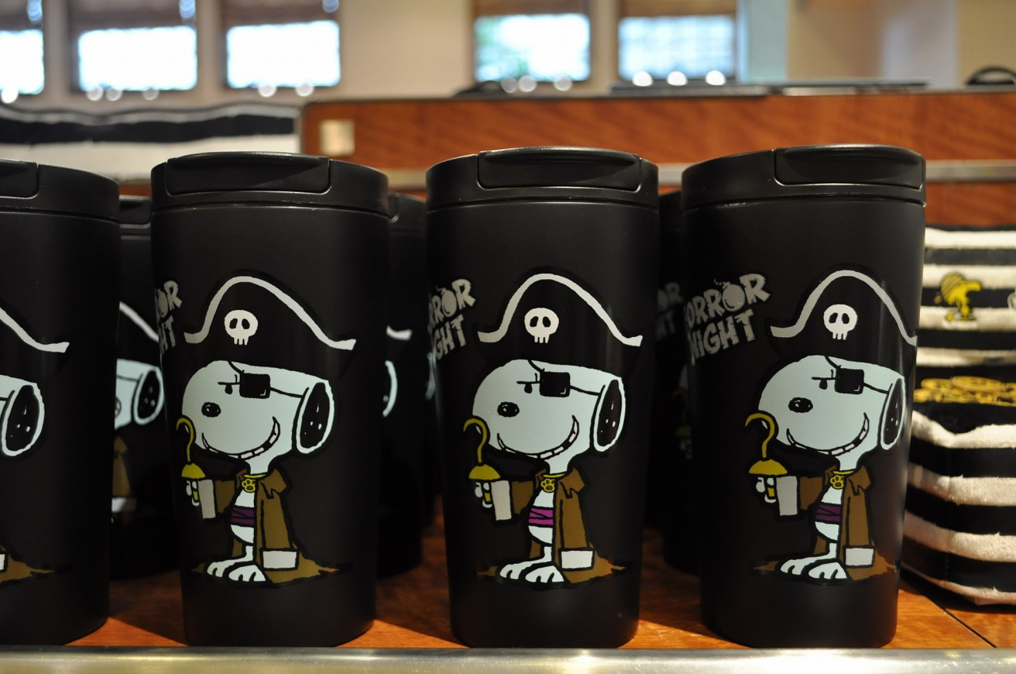 スヌーピー Snoopy Halloween 蓋つきタンブラー キャステル Castel ディズニー情報