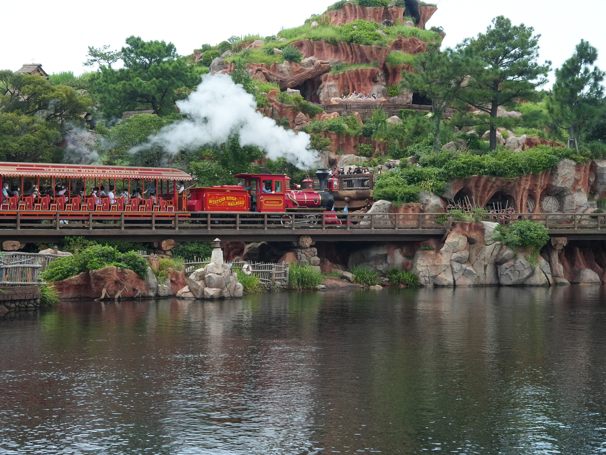 本物の蒸気機関車のウエスタンリバー鉄道 キャステル Castel