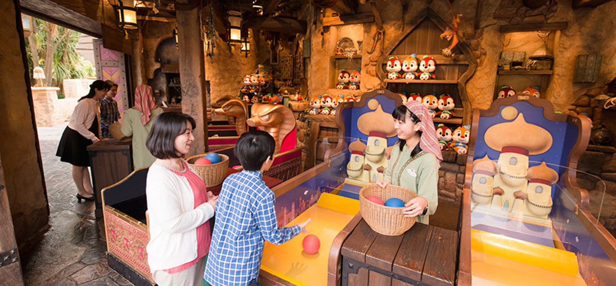 ディズニーシーのゲーム アブーズ バザール 宮殿への道 キャステル Castel ディズニー情報 ディズニーシーのゲーム アブーズ バザール 宮殿への道 キャステル Castel ディズニー情報