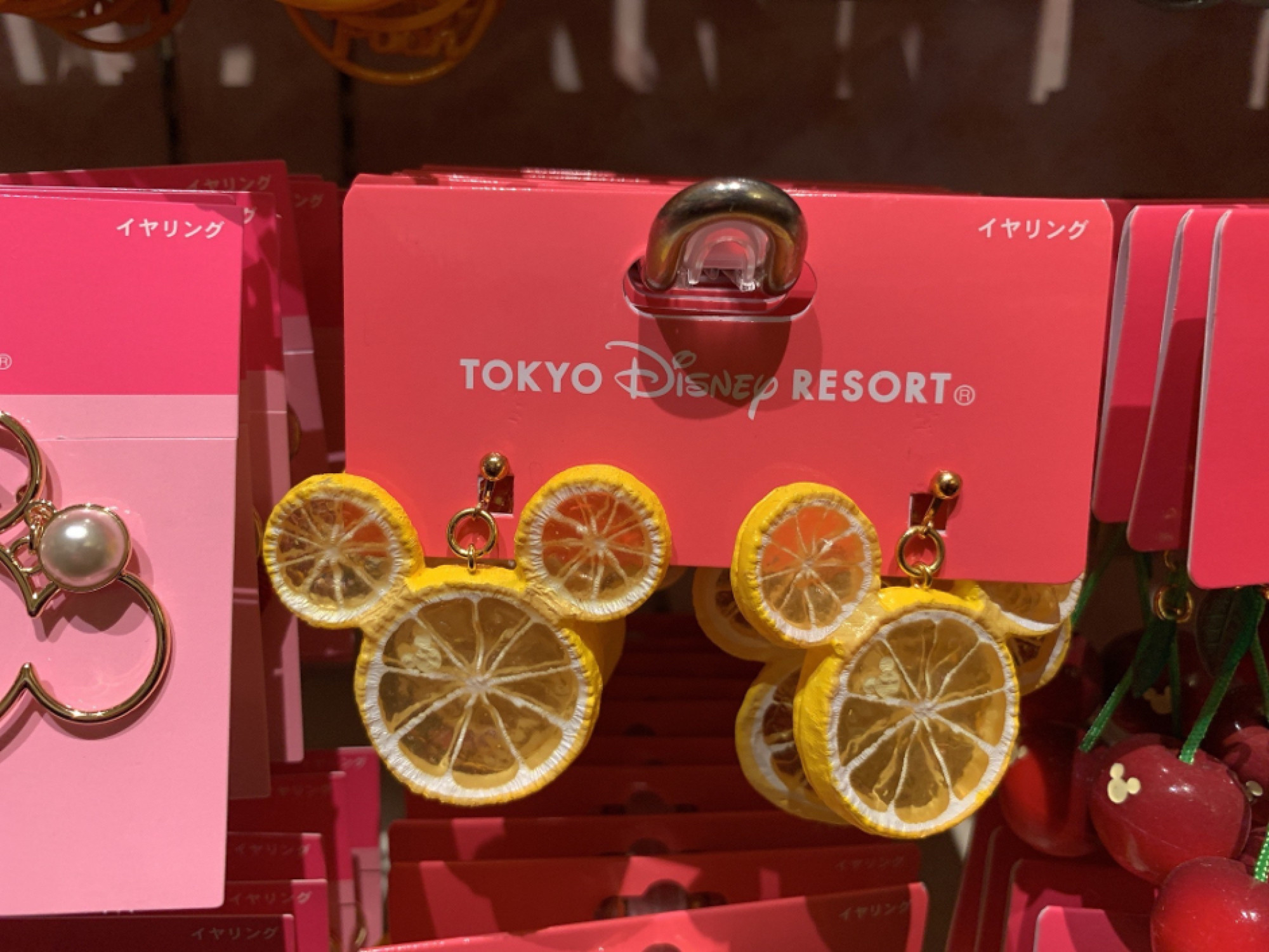 ミッキーのレモン型イヤリング キャステル Castel ディズニー情報