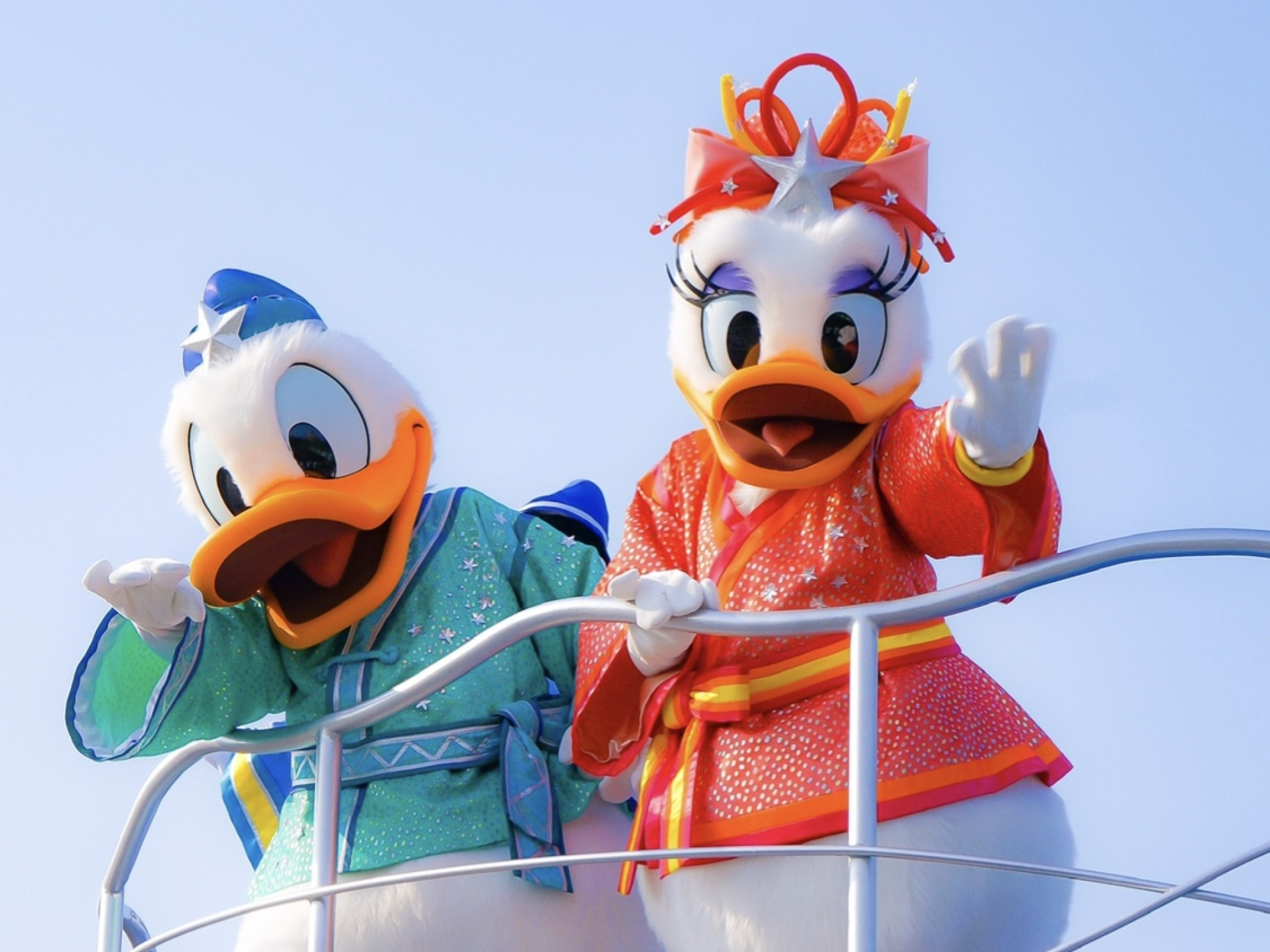 ドナルドとデイジー キャステル CASTEL ディズニー情報